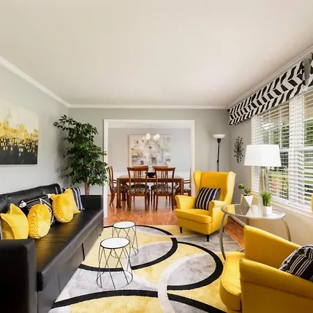 Modern And Cozy Home-Near Everything-Entire Place